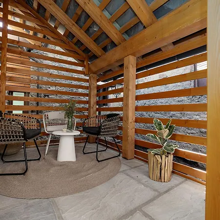 Bed & Breakfast Escape