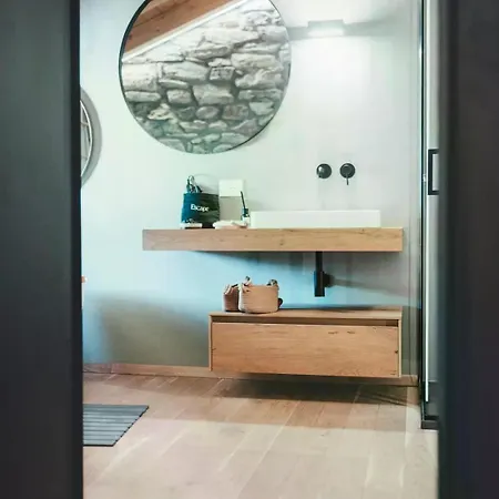 Escape 4*