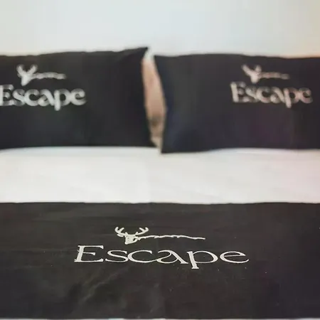 Bed & Breakfast Escape 4*